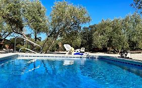 Refugio Andaluz Con Piscina Entre Olivos